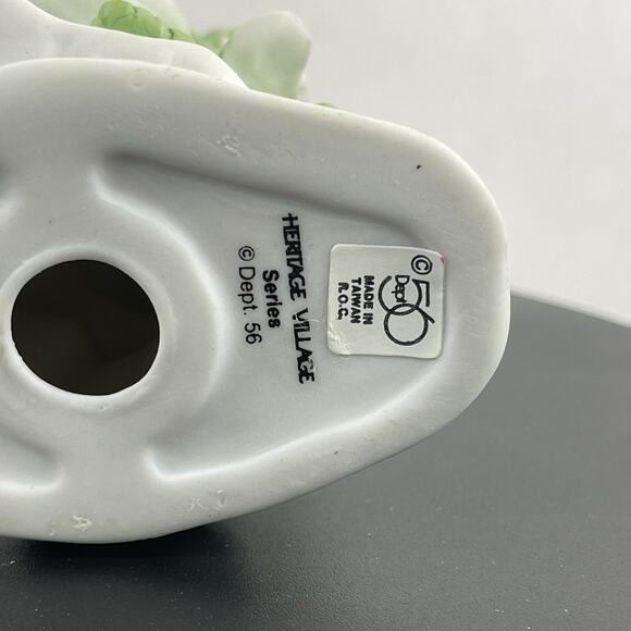 Dept 56 Heritage Village Accessories 2 Snow Capped Trees Made In Taiwan - Picture 6 of 8